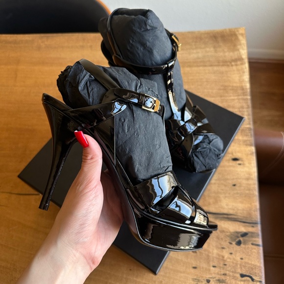 TRIBUTE PLATFORM SANDALS IN PATENT LEATHER
BLACK - Picture 2 of 6